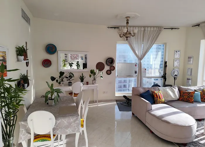Home Stay - Female Guest Only -ممنوع دخول الرجال
