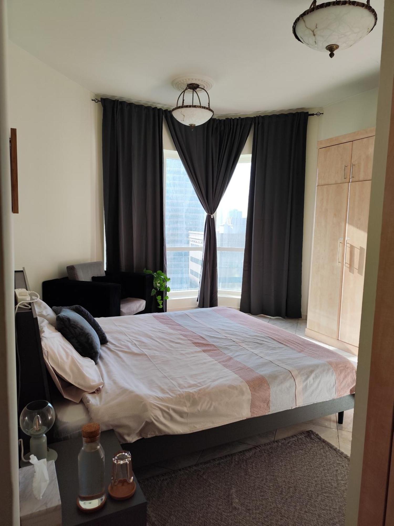 - Female Guest Only -ممنوع دخول الرجال Шарджа